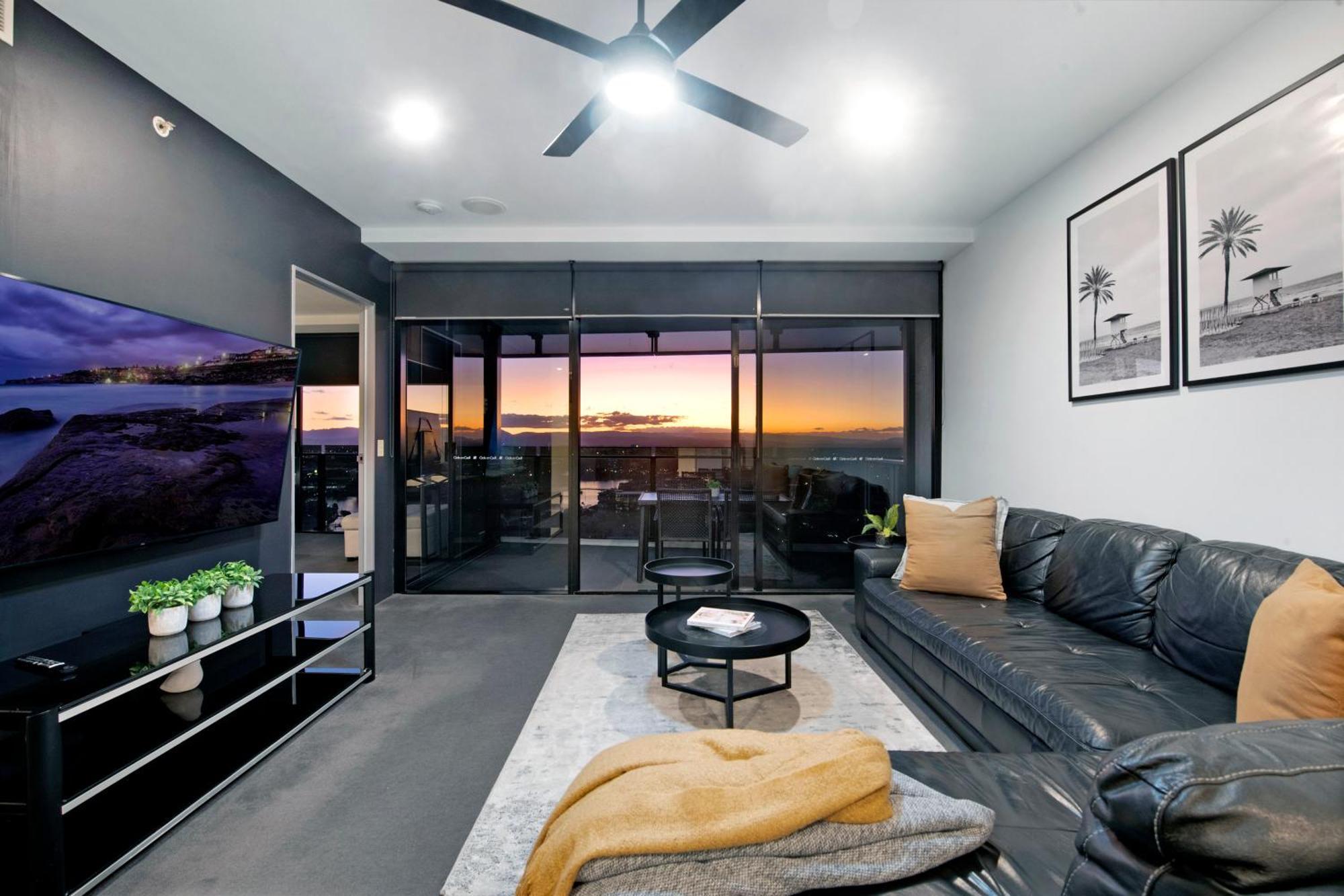 Circle On Cavill - Self Contained & Privately Managed Apartments - Wow Stay Gold Coast Eksteriør bilde