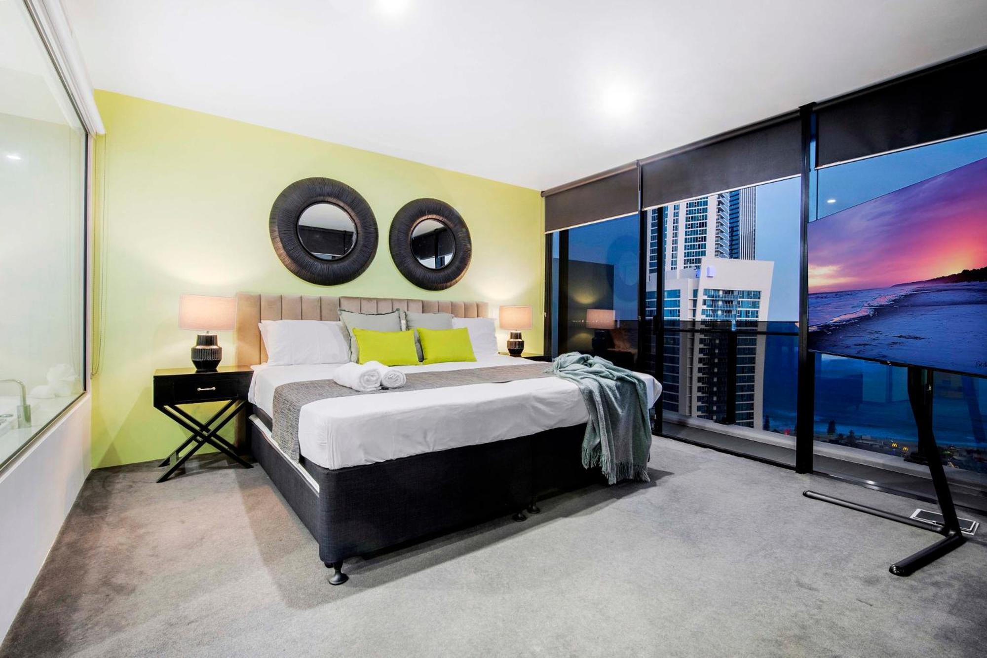 Circle On Cavill - Self Contained & Privately Managed Apartments - Wow Stay Gold Coast Eksteriør bilde