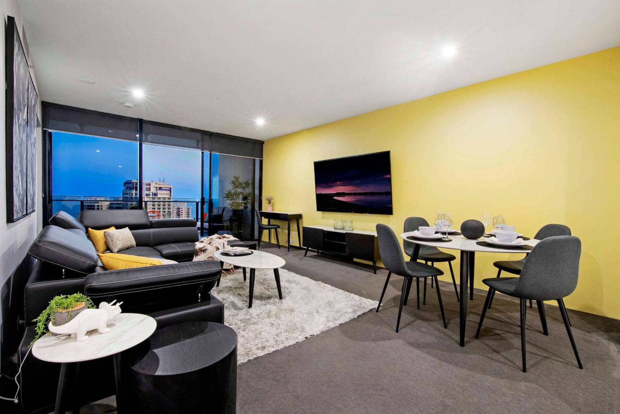 Circle On Cavill - Self Contained & Privately Managed Apartments - Wow Stay Gold Coast Eksteriør bilde