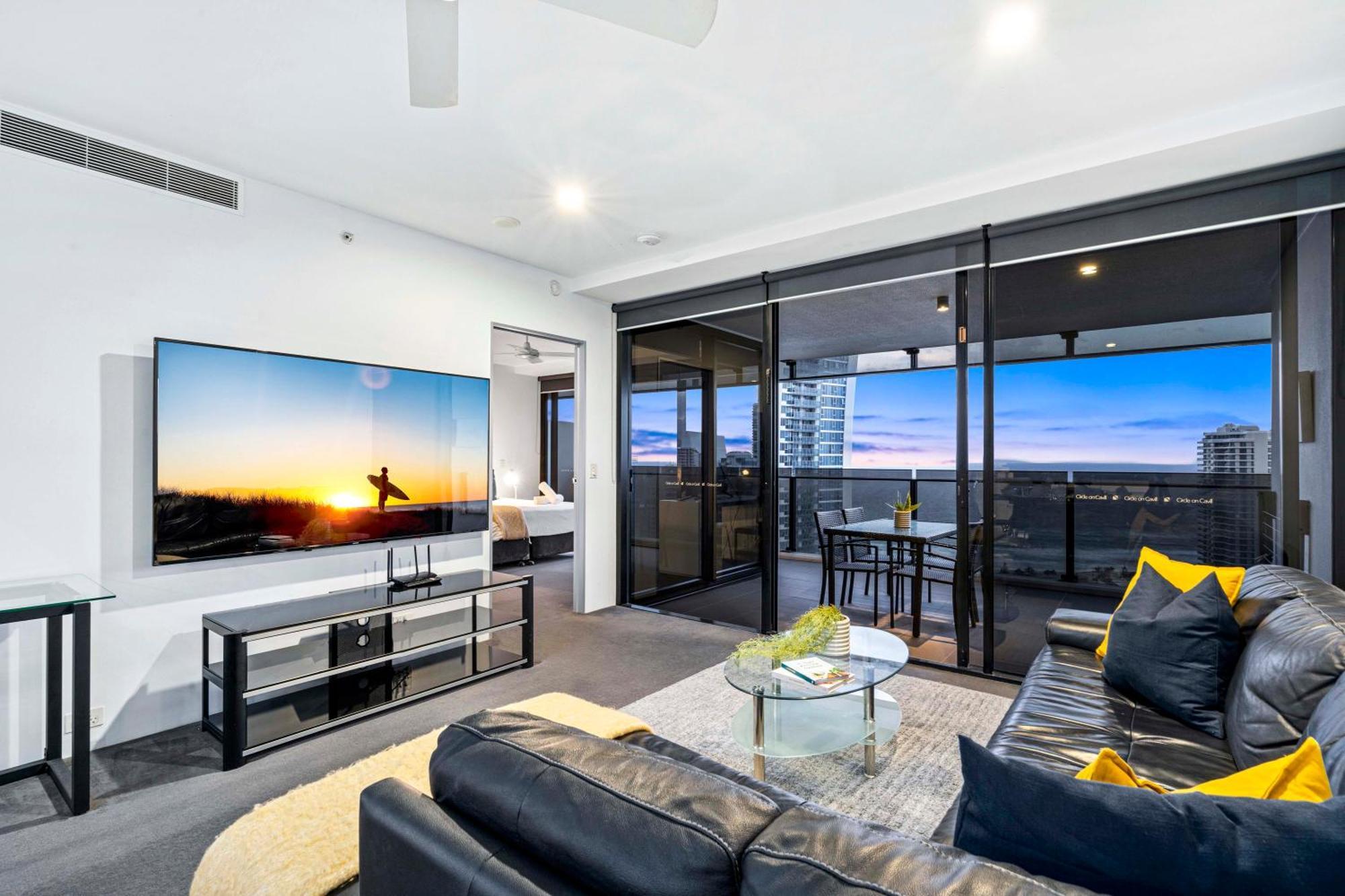 Circle On Cavill - Self Contained & Privately Managed Apartments - Wow Stay Gold Coast Eksteriør bilde