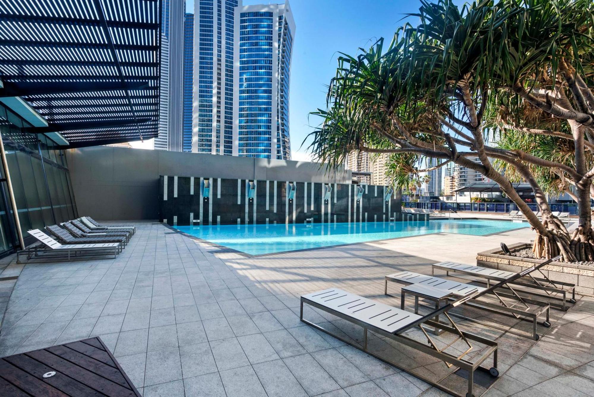 Circle On Cavill - Self Contained & Privately Managed Apartments - Wow Stay Gold Coast Eksteriør bilde